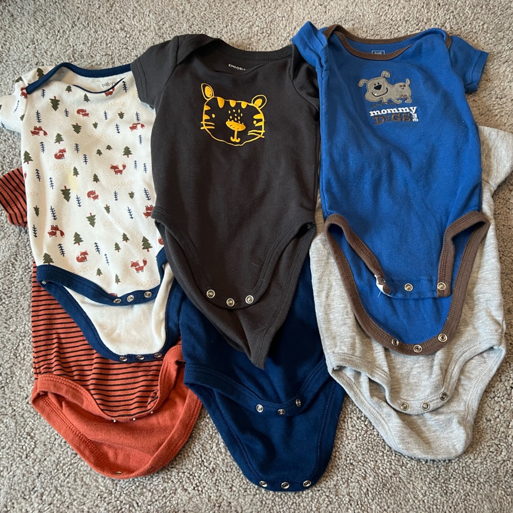 6 piece onesie bundle